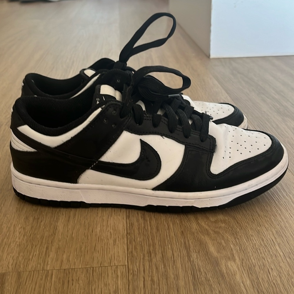 Nike-Women's Dunk Low in White size 8.5